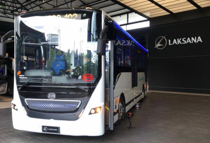 Karoseri Laksana luncurkan bus listrik Transjakarta menggunakan sasis dari BYD-Bakrie Autoparts. Foto: Twitter Bakrie Untuk Negeri.