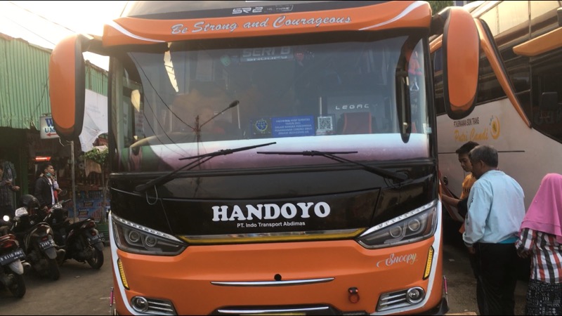 Bus Handoyo saat berada di Terminal Induk Kota Bekasi, Minggu (30/5/2021).