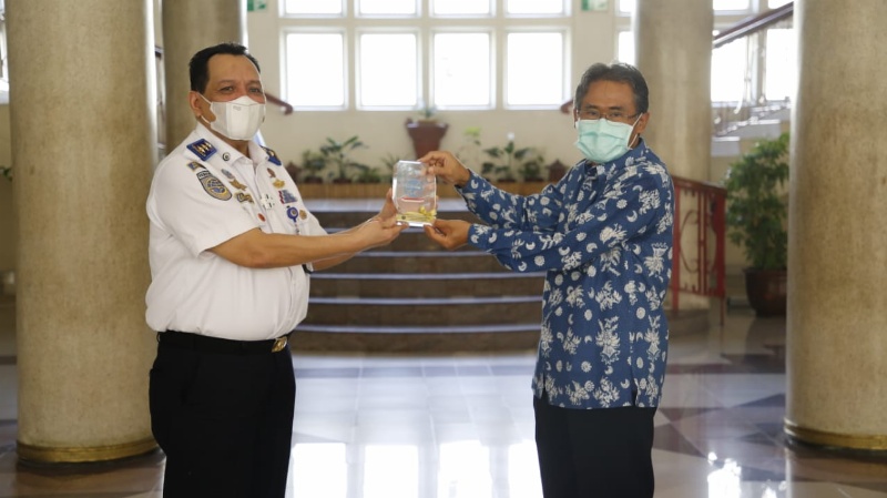Kepala Balitbanghub dan Rektor UGM usai teken kerja sama 