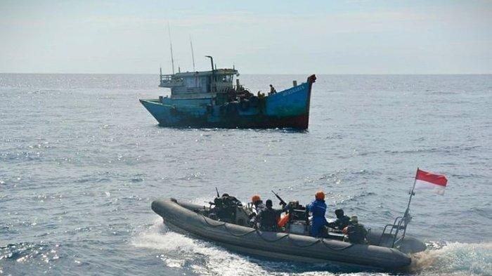 KRI Usman Harun-359 berhasil menangkap dua Kapal Ikan Asing (KIA) asal Vietnam saat melakukan pencurian ikan atau illegal fishing di Laut Natuna Utara, Kabupaten Natuna, Kepulauan Riau (Kepri).