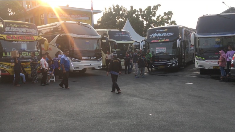 Bus AKAP di Terminal Tanjung Priok, Jakarta Utara, Jumat (11/6/2021) sore. Foto: BeritaTrans.com.