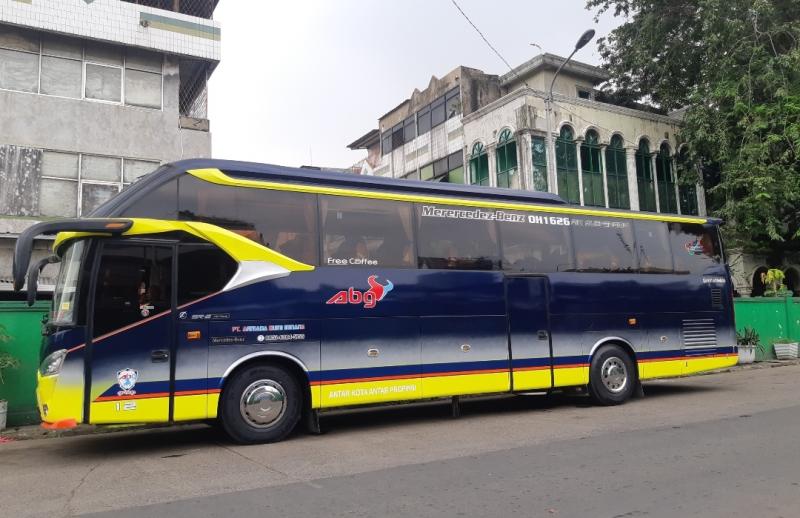 Bus PO ABG di Terminal Bekasi, Jawa Barat. Bus menjalankan trayek perdana untuk Bekasi-Jakarta-Padang pada Hari Jumat (11/6/2021).
