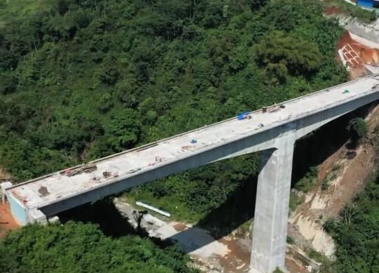 Jembatan tertinggi proyek Kereta Cepat Jakarta-Bandung. Foto: Instagram Kereta Cepat. Foto: Inews.id.