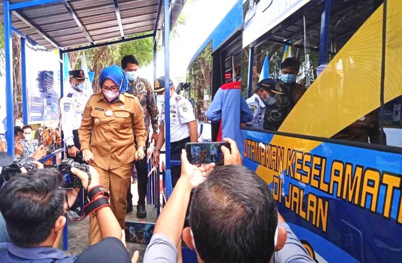 Sosok armada BRT Trans Cirebon yang menjadi kebanggaan kemajuan transportasi massal di Kota Cirebon. (Ist.)