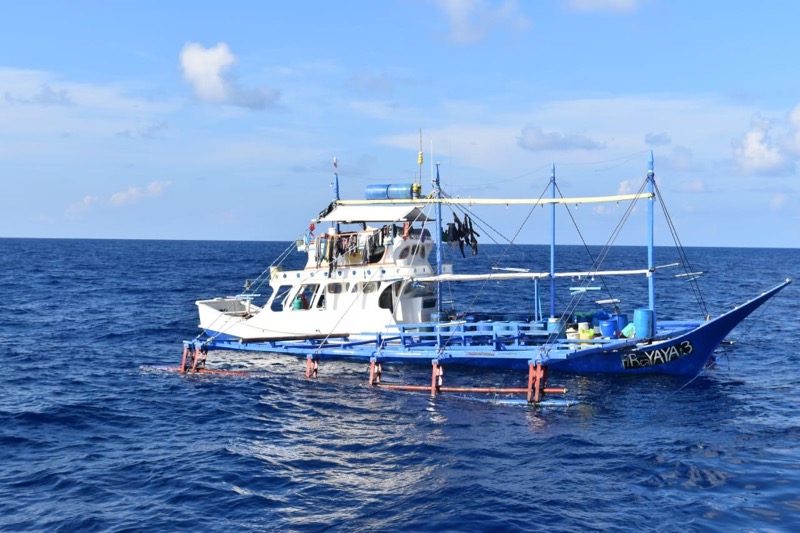 Pencurian ikan oleh kapal asing berbendera Malaysia di Perairan Selat Malaka dan  kapal berbendera Filipina di ZEEI Laut Sulawesi berhasil dibekuk Kapal Pengawas Perikanan KKP dalam kurun waktu dua hari terakhir. Foto: KKP.