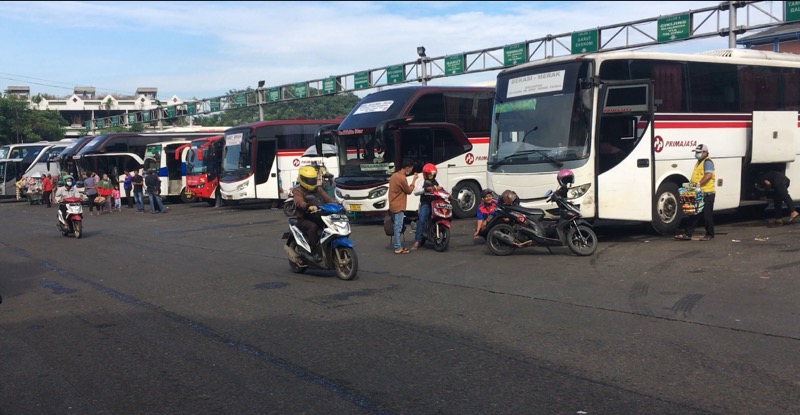 Bus AKAP, AKDP dan Bus Kota tersedia di Terminal Kota Bekasi, Jumat (25/6/2021). Foto: BeritaTrans.com.