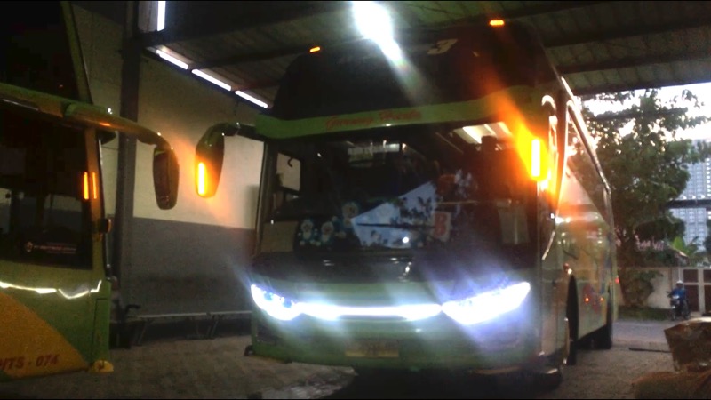 Bus Gunung Harta di pool Bulak Kapal, Bekasi Timur, Kamis (1/7/2021). Foto: BeritaTrans.com.