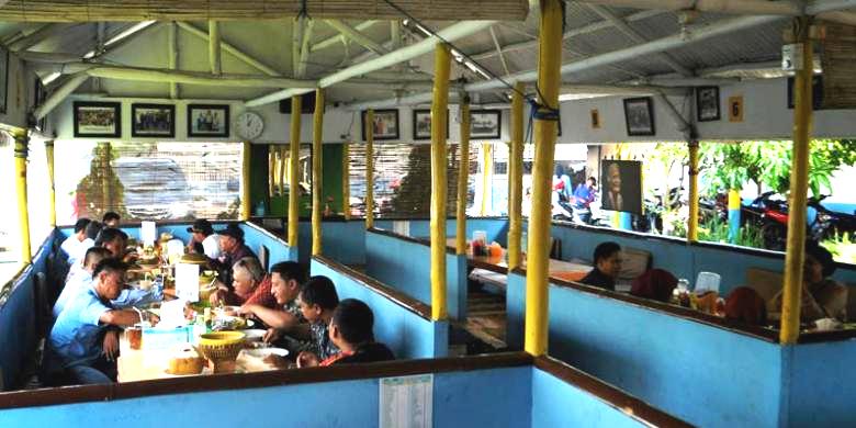 Rumah Makan Panorama Indramayu salah satu Wajib Pajak yang dinilai patuh membayar Pajak Restoran. (Ist.)