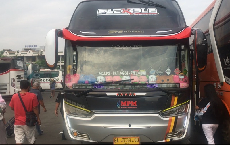 Bus MPM Flexible tujuan Padang, Sumatera Barat, saat berada di Terminal Induk Kota Bekasi, Kamis (1/7/2021) pagi. Foto: BeritaTrans.com.