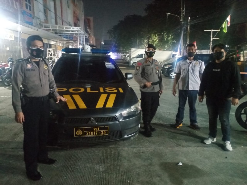Polsek Bekasi Kota rutin patroli disiplin protokol kesehatan bagi masyarakat. Foto: Humas Polrestro Bekasi