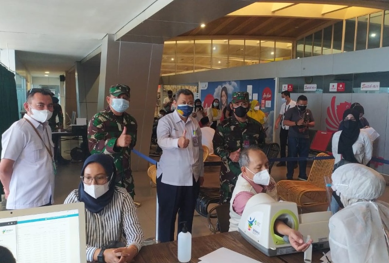 Sebanyak 100 ditargetkan divaksinasi dalam sehari di Bandara Husein Sastranegara.