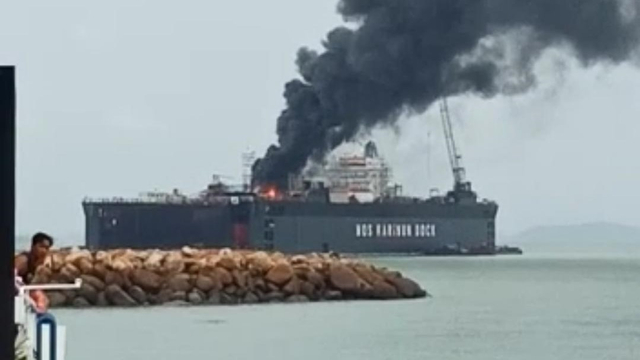 Kapal MT Ketaling terbakar di Karimun.