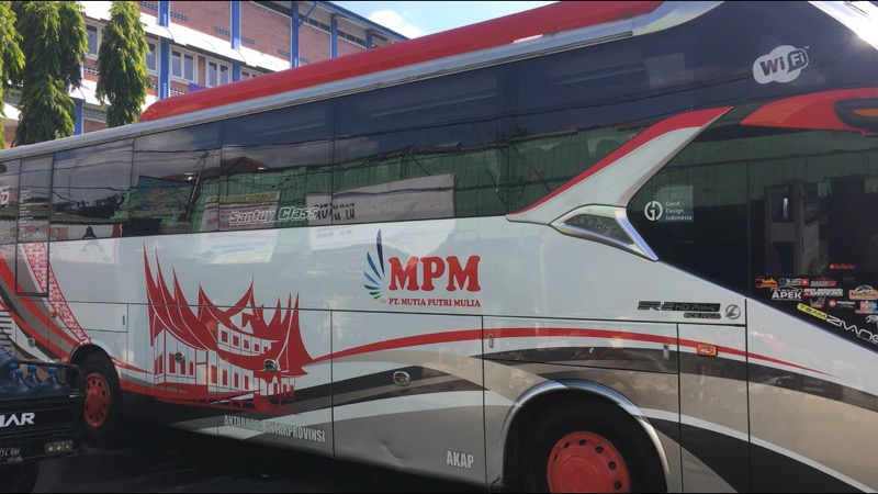 Bus MPM di Terminal Induk Kota Bekasi, Senin (12/7/2021) pagi. Foto: BeritaTrans.com.