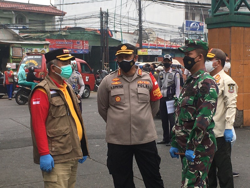 Walikota Bekasi, Rahmat Effendi, Kapolrestro Bekasi Kota, Kombes Pol. Aloysius Suprijadi, Dandim 0507/Bks, Kolonel Arm. Iwan Aprianto. Foto: BeritaTrans.com.