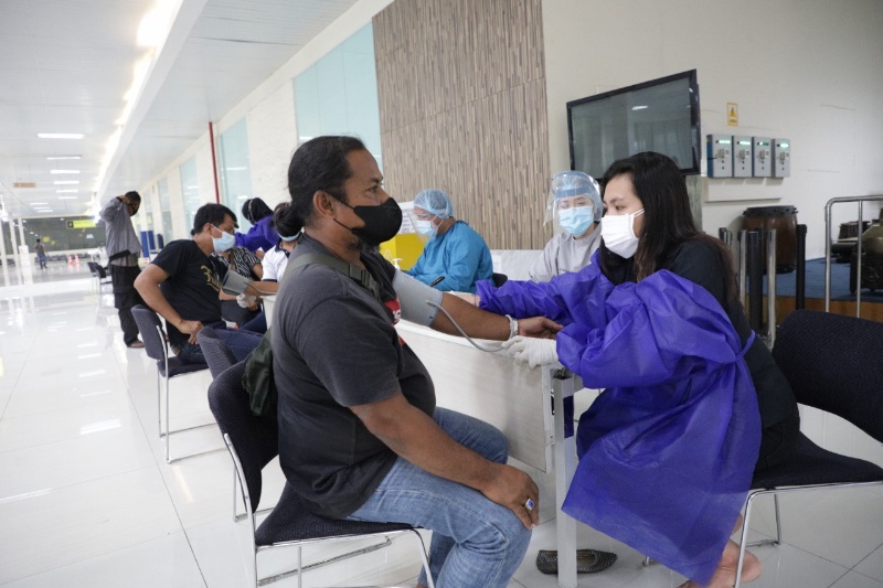 Vaksinasi pelaut di terminal penumpang Pelabuhan Tanjung Priok