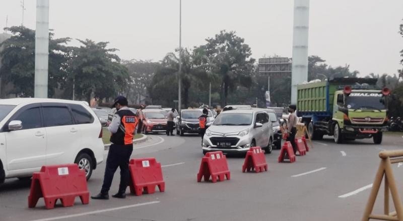 Pengetatan akses jalan tol saat PPKM Darurat Jawa Bali.