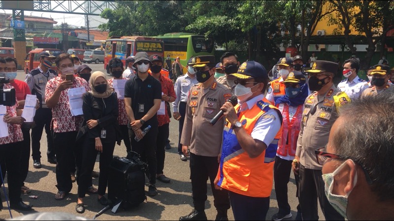 Direktur Jenderal Perhubungan Darat, Budi Setiyadi di Terminal Induk Kota Bekasi, Minggu (18/7/2021) siang. Foto: BeritaTrans.com.