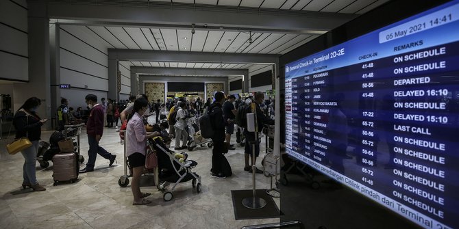 Kepadatan di Bandara Soekarno-Hatta.