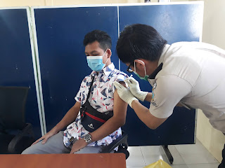 Vaksinasi massal di Pelabuhan
