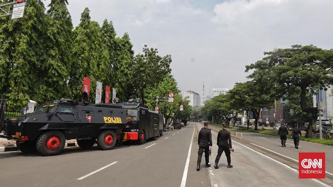 Polisi sudah bersiaga mengantisipasi demo `Jokowi End Game` namun tak satupun massa datang.
