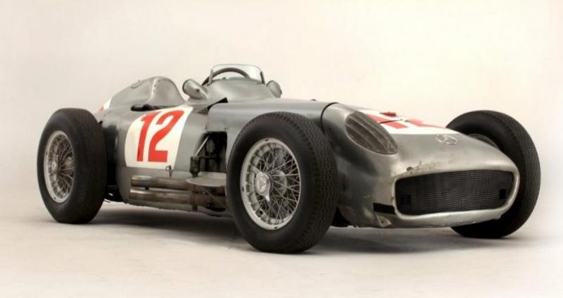 Mobil balap F1 dibangun dan dirancang khusus untuk menjadi yang tercepat di muka bumi.