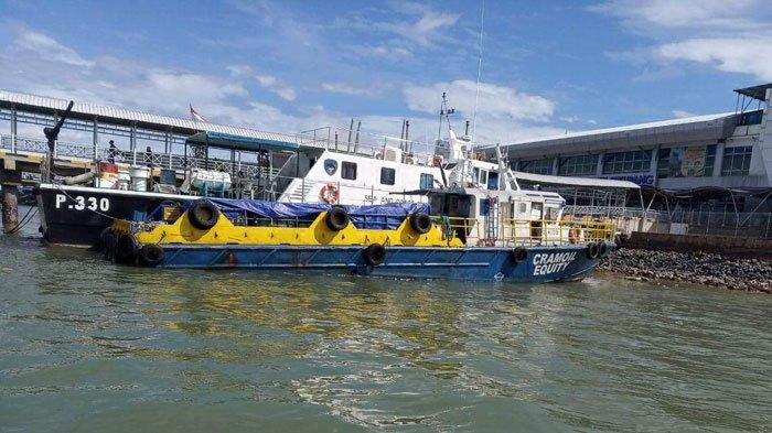 Kasus kapal pengangkut limbah berbahaya, kapal SB Cramoil Equity berbendera Belize MT Cramoil yang ditangkap di perairan Batu Ampar beberapa waktu lalu akhirnya dilimpahkan tim penyidik gabungan ke kejaksaan negeri Batam. 