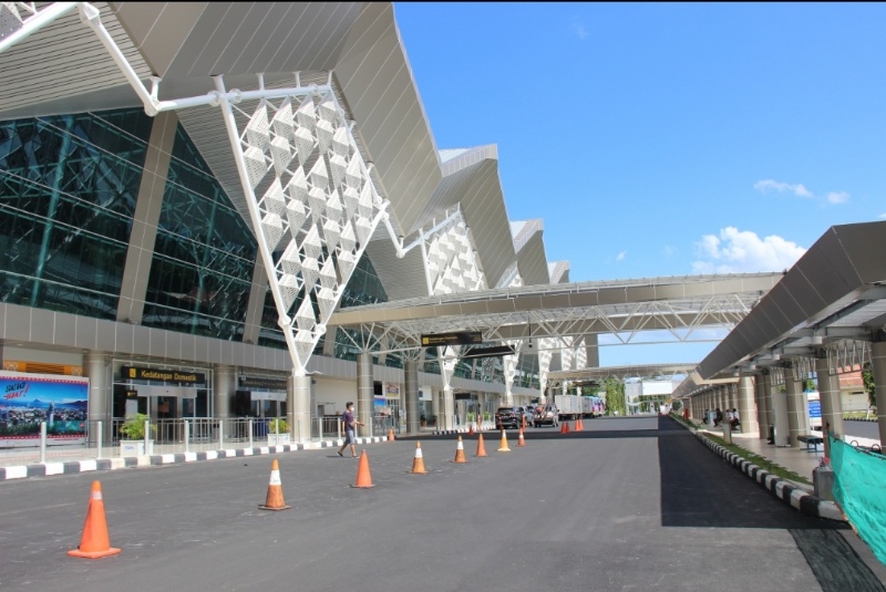 Bandara Samratulangi, Manado