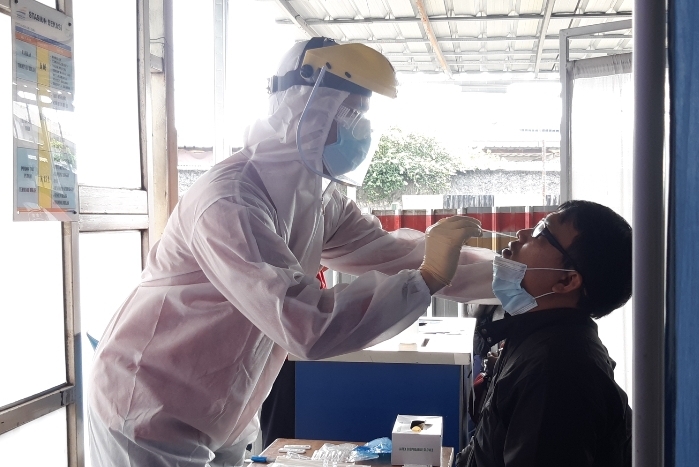 Tes Covid menggunakan rapid tes antigen. (Foto:Istimewa)