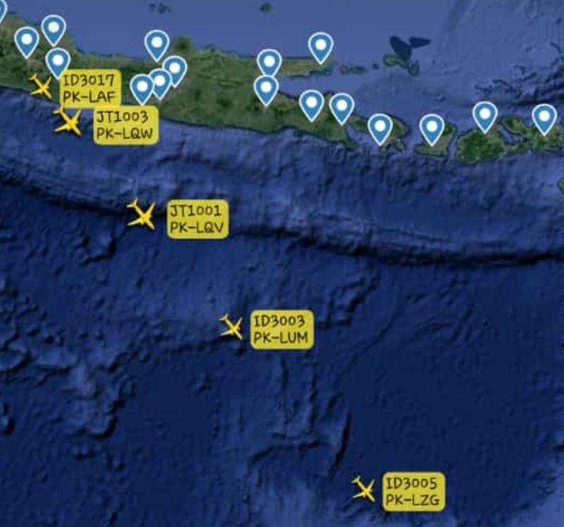 Tangkapan layar flightradar24 yang menunjukkan 6 pesawat Lion Air Group terbang beriringan ke Australia. Foto: Dok. Istimewa