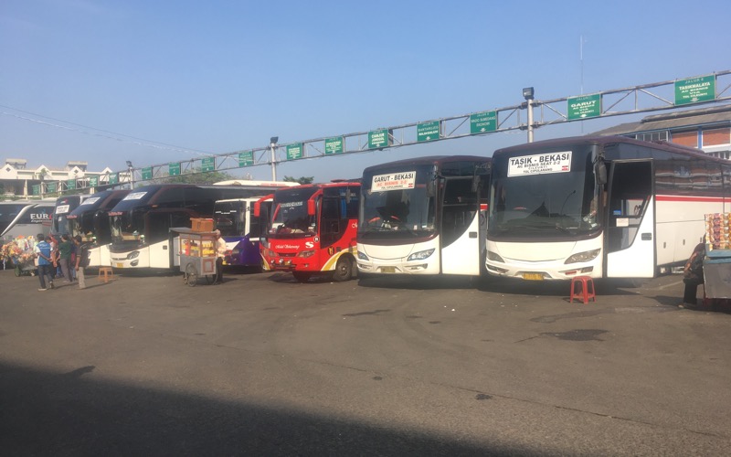 Bus AKDP di Terminal Induk Kota Bekasi, Rabu (11/8/2021) pagi. Foto: BeritaTrans.com.