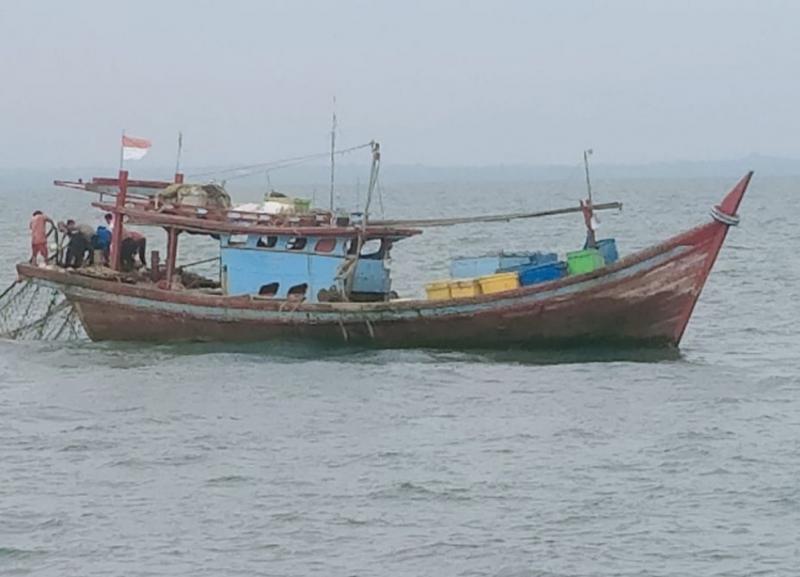 Kapal ikan pakai alat tangkap trawl ditangkap KKP di perairan Aceh Timur pada Jumat (5/9/2021).