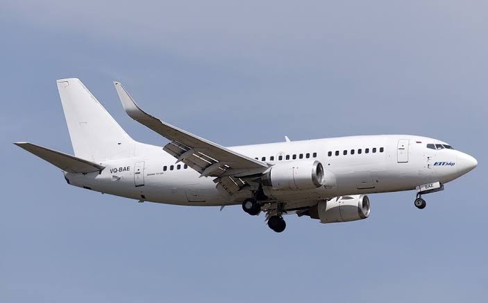 Ilustrasi pesawat Boeing 737-500.