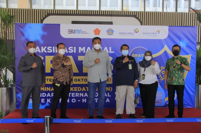 Sentea vaksinasi di Terminal 1 Bandara Soetta