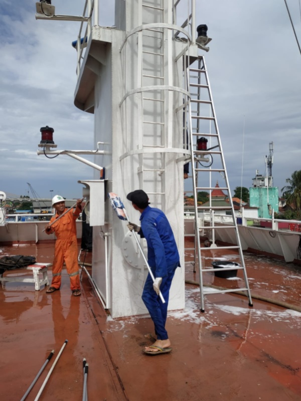 Pegawai Disnav Palembang bersih-bersih