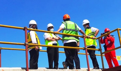 Peninjauan pembangunan tanggul pantai Muara Baru Jakarta mengantisipasi dampak perubahan iklim. (Ist.)