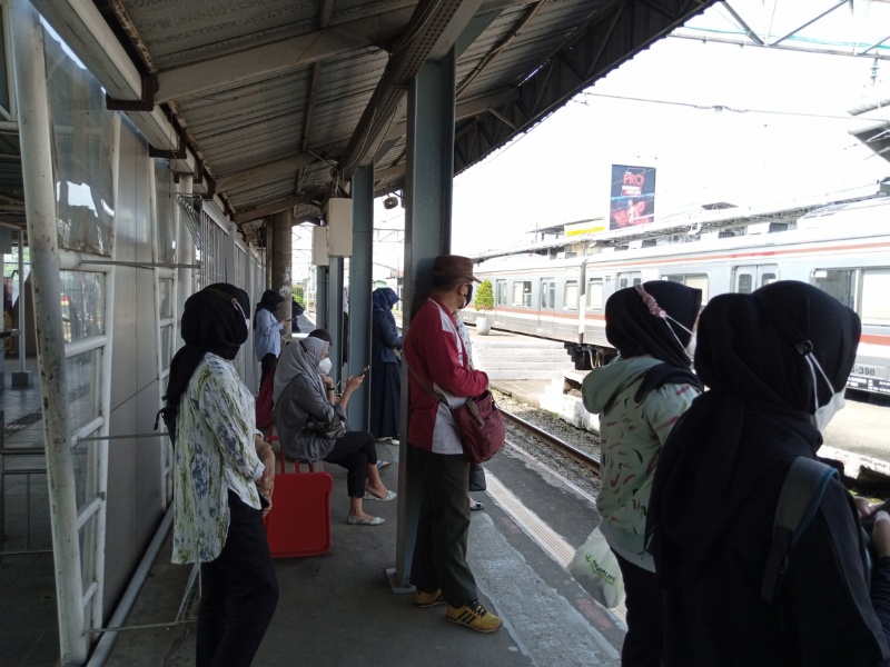 Suasana di Stasiun Bojong Gede