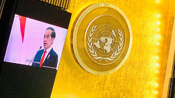 Presiden Jokowi berbicara pada acara Global Covid-19 Summit yang digelar secara virtual. 