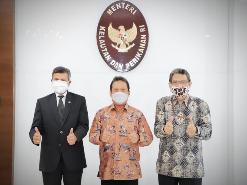 Menteri Kelautan dan Perikanan Sakti Wahyu Trenggono bertemu dengan Perwakilan Organisasi Pangan dan Pertanian Dunia di Indonesia (Food Agriculture Organization/FAO Representative in Indonesia) Rajendra Aryal di Jakarta, Rabu (22/9/2021). 