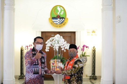 Gubernur Jabar, Ridwan Kamil  saat menerima kunjungan kerja Wakil Ketua DPRD DKI Jakarta,  Abdurrahman Suhaimi. (Ist.)