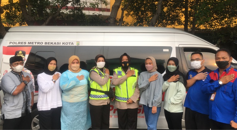 Gerai vaksin mobile yang diselenggarakan Satlantas Polres Metro Bekasi Kota di Terminal Bekasi, Jumat (1/10/2021). Foto: BeritaTrans.com.