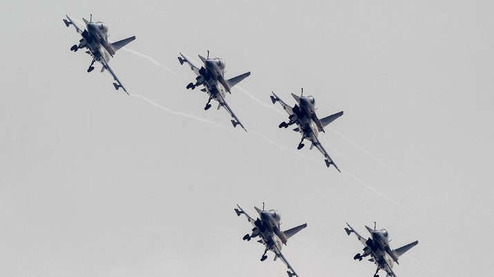 Jet tempur J-16D China.