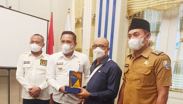 Komisi V DPR RI dipimpin H. Syarief Abdullah Alkadrie berkunjung ke Kabupaten Sampang, Jawa Timur. (Ist.) 