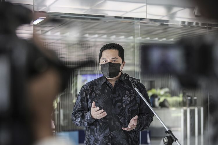 Menteri BUMN Erick Thohir menyampaikan keterangan pers di Gedung Kementerian BUMN, Jakarta, Rabu (2/6/2021). Foto: ist.