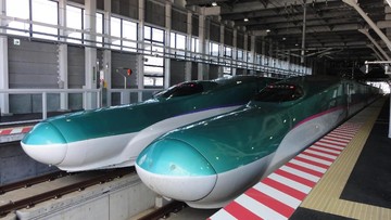Ilustrasi kereta cepat Jepang Shinkansen.