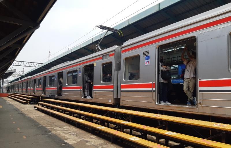 Suasana di Stasiun Manggarai.