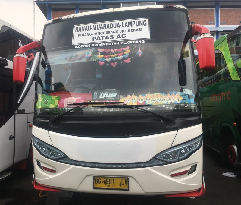 Bus Ranau Indah trayek Bekasi-Ranau-Muaradua di Terminal Bekasi, Senin (11/10/2021) siang. Foto: BeritaTrans.com.