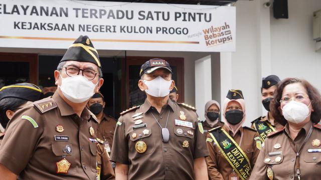 Jaksa Agung ST Burhanudin saat kunjungan ke Daerah Istimewa Yogyakarta.
