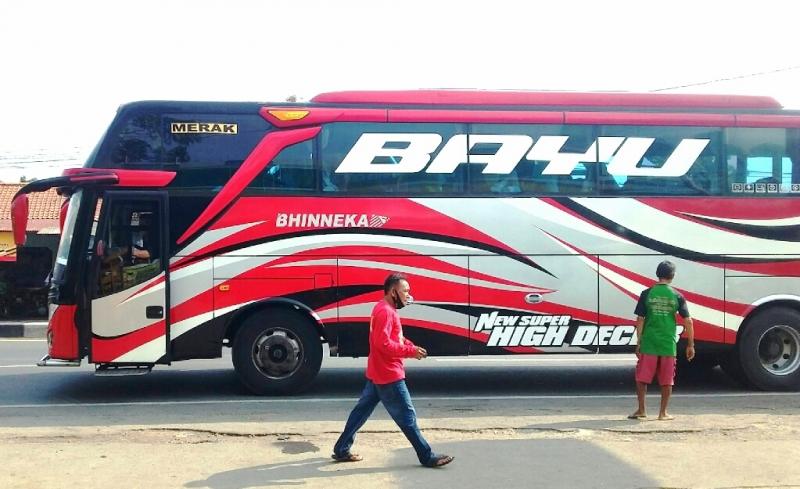 Bus “Bayu” Bhinneka sudah menggunakan Super High Deck sehingga terlihat lebih gagah dan tambah nyaman bagi penumpang. (Taryani)
