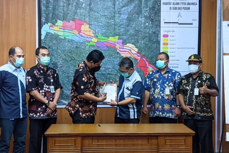 Pemkab Klaten bekerja sama dengan PT Tirta Investama dan Intitut Pertanian Stiper Yogyakarta memanfaatkan burung hantu berantas hama tikus. (ist.)
