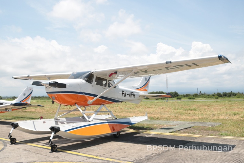 Pesawat ampibhi API Banyuwangi